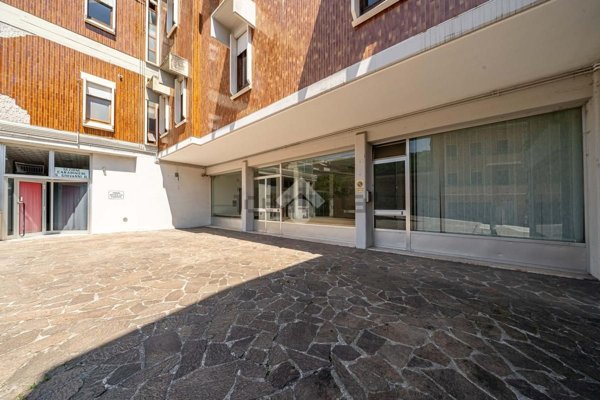 locale commerciale in vendita a San Giovanni Ilarione