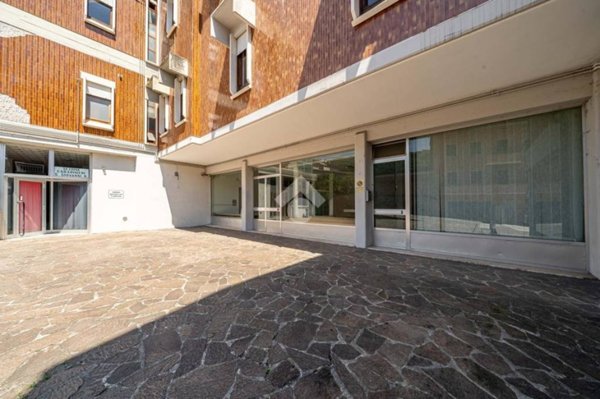 negozio in vendita a San Giovanni Ilarione