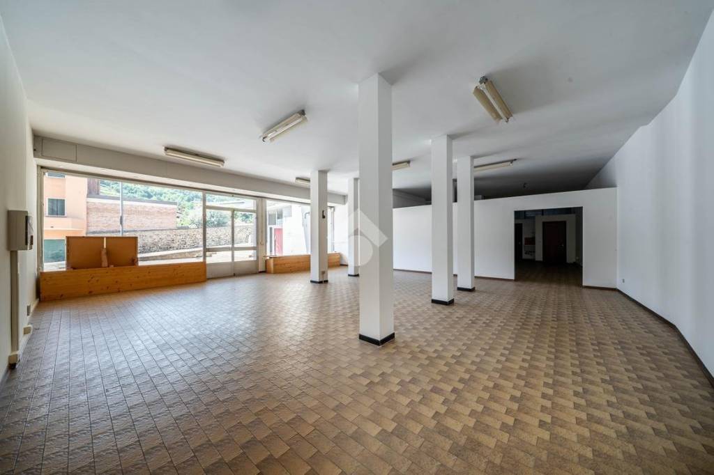 negozio in vendita a San Giovanni Ilarione