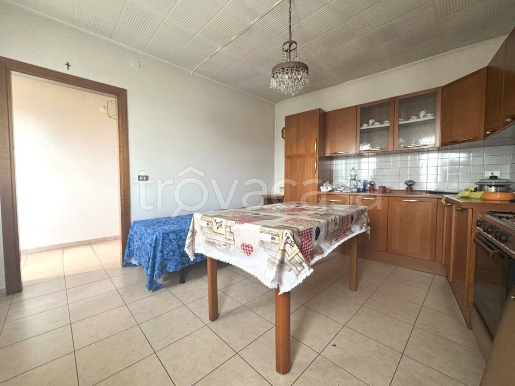 appartamento in vendita a San Giovanni Ilarione in zona Castello