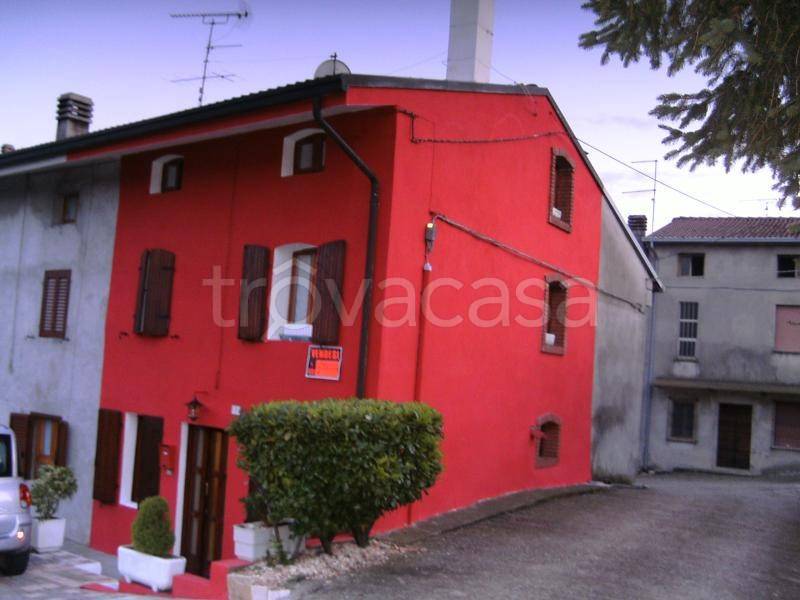 casa indipendente in vendita a San Giovanni Ilarione in zona Castello