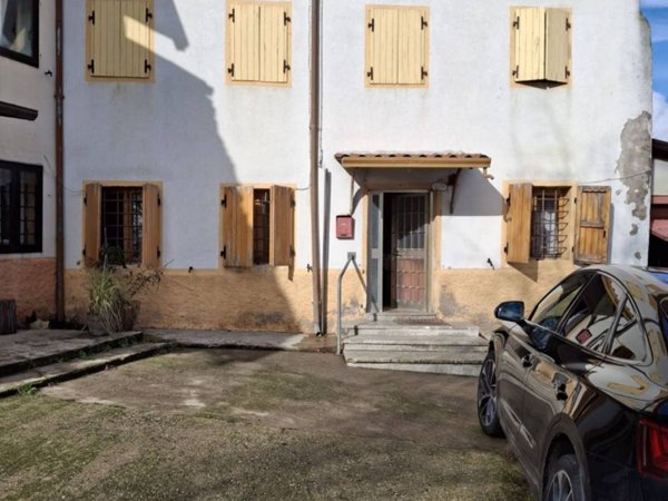 casa indipendente in vendita a San Giovanni Ilarione in zona Cattignano