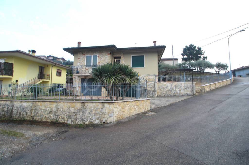 casa indipendente in vendita a San Giovanni Ilarione in zona Castello