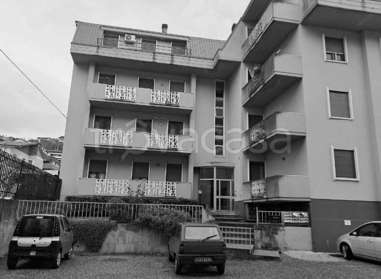 appartamento in vendita a San Giovanni Ilarione in zona Castello