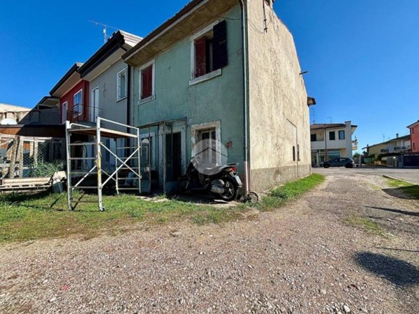 casa indipendente in vendita a San Giovanni Lupatoto in zona Raldon