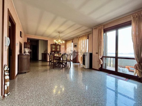 casa indipendente in vendita a San Giovanni Lupatoto in zona Pozzo