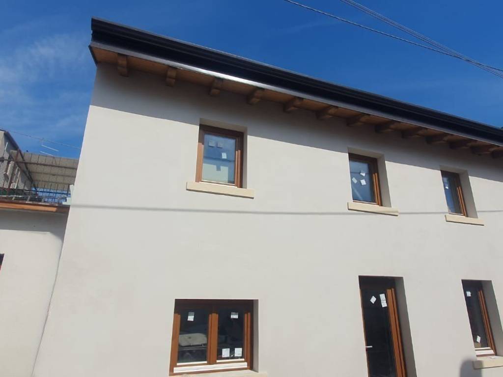 casa indipendente in vendita a San Giovanni Lupatoto
