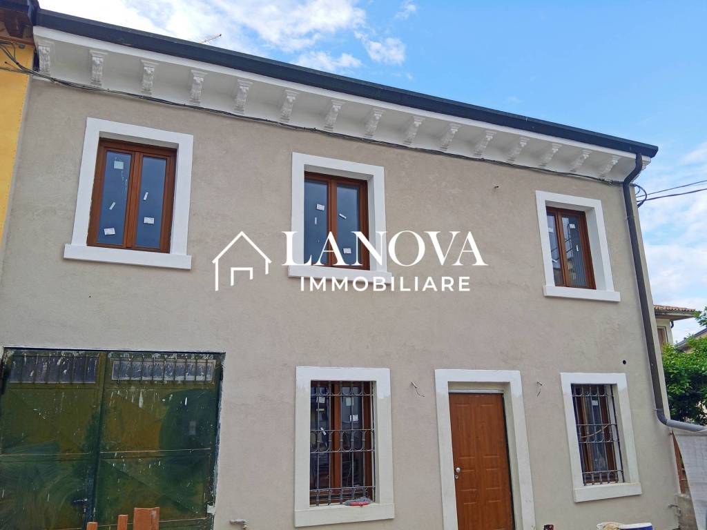 casa indipendente in vendita a San Giovanni Lupatoto