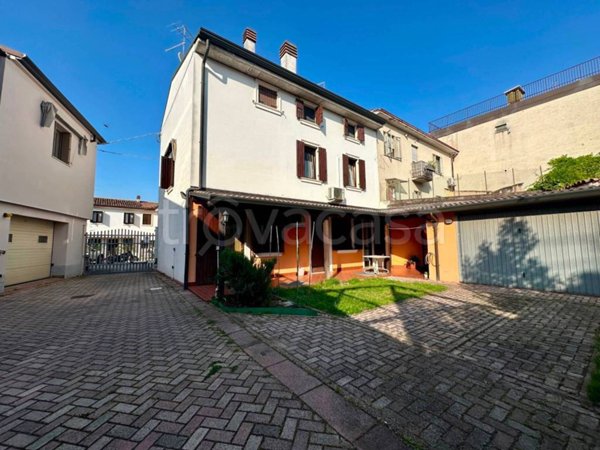 casa indipendente in vendita a San Giovanni Lupatoto