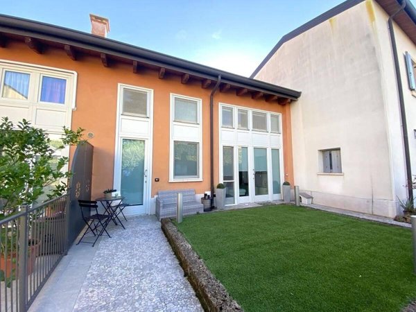 casa indipendente in vendita a San Giovanni Lupatoto in zona Raldon