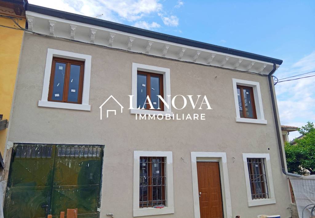 casa indipendente in vendita a San Giovanni Lupatoto
