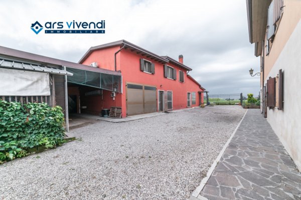 casa indipendente in vendita a San Giovanni Lupatoto in zona Raldon