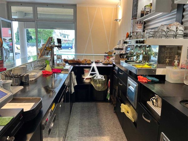 negozio in vendita a San Giovanni Lupatoto