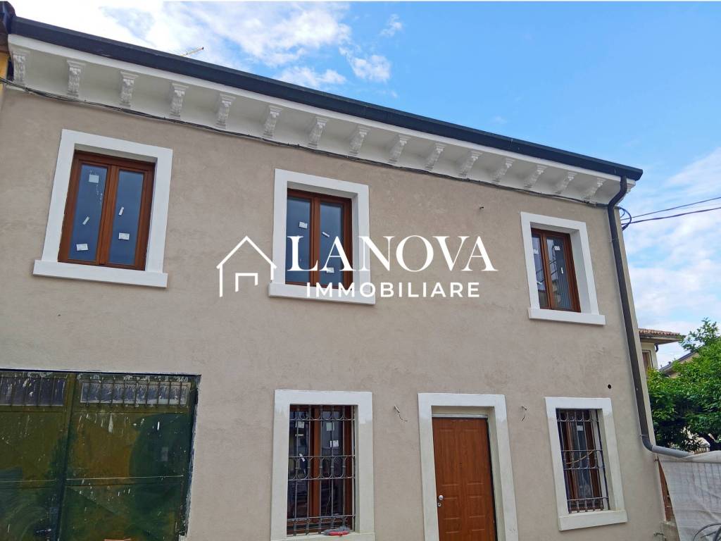 casa indipendente in vendita a San Giovanni Lupatoto