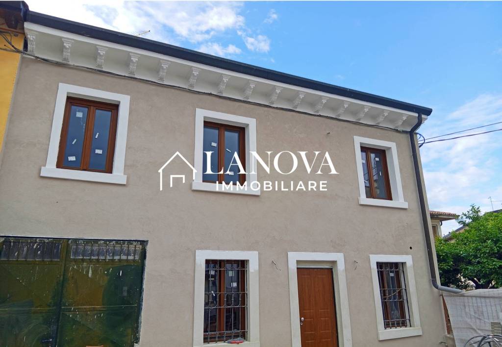 casa indipendente in vendita a San Giovanni Lupatoto