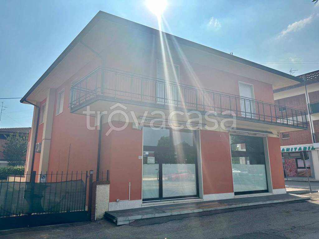 negozio in vendita a San Giovanni Lupatoto