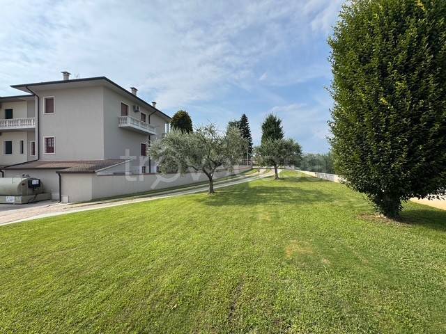 casa indipendente in vendita a San Giovanni Lupatoto in zona Pozzo