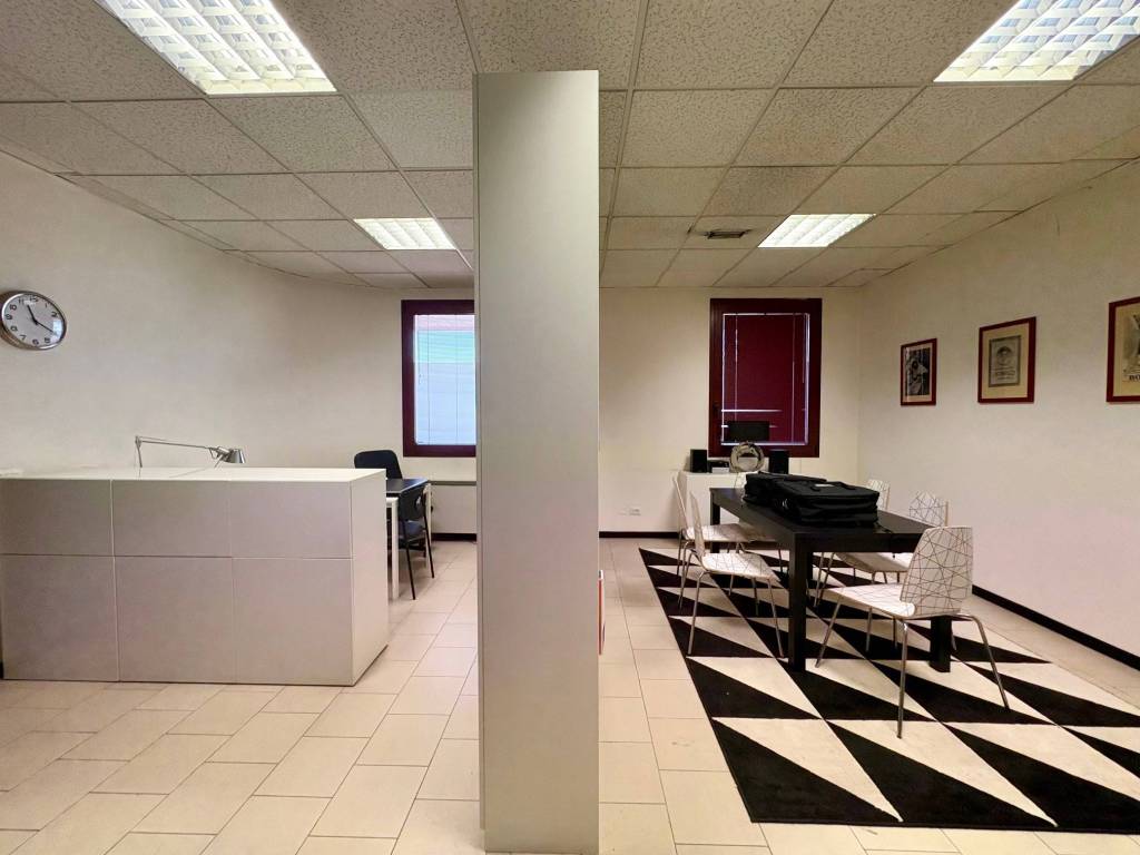 ufficio in vendita a San Giovanni Lupatoto
