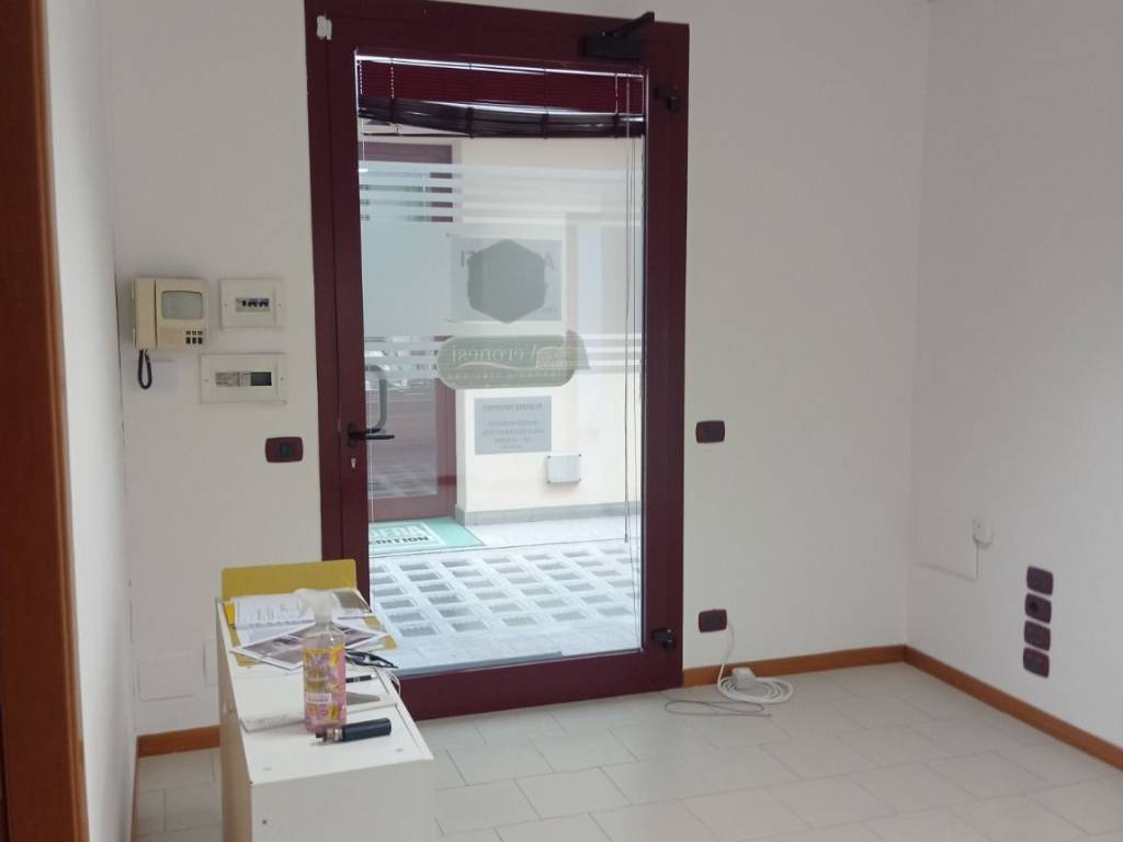 ufficio in vendita a San Giovanni Lupatoto