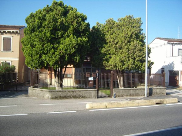 casa indipendente in vendita a San Giovanni Lupatoto in zona Pozzo