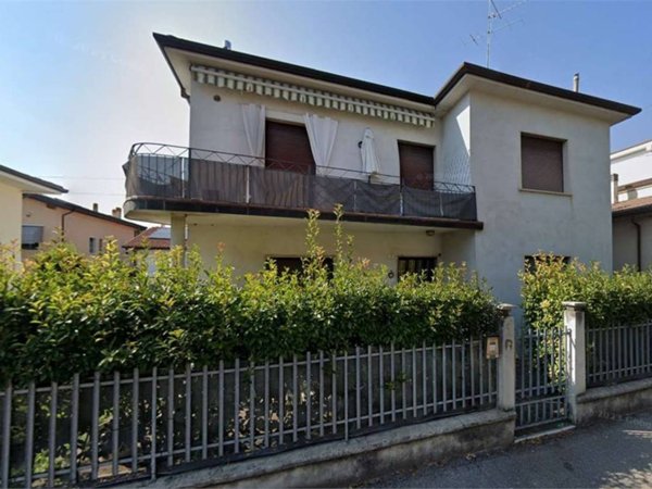 casa indipendente in vendita a San Giovanni Lupatoto