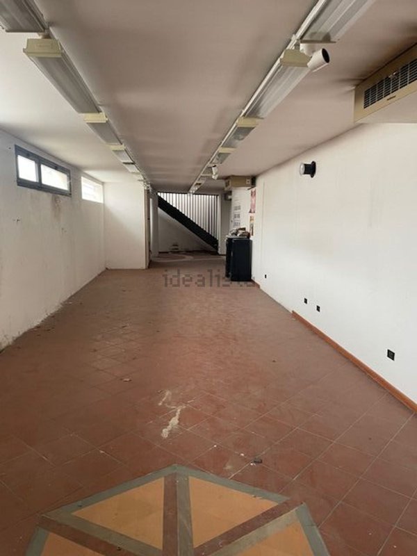 negozio in vendita a San Giovanni Lupatoto in zona Raldon