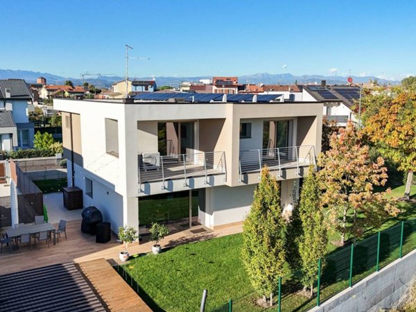 casa indipendente in vendita a San Giovanni Lupatoto in zona Pozzo