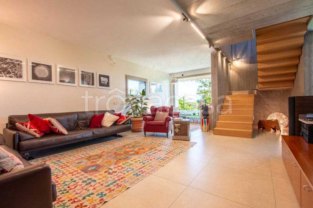 casa indipendente in vendita a San Giovanni Lupatoto in zona Pozzo