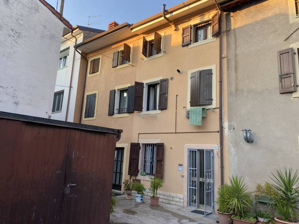 casa indipendente in vendita a San Giovanni Lupatoto