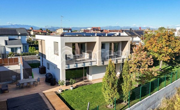 casa indipendente in vendita a San Giovanni Lupatoto in zona Pozzo