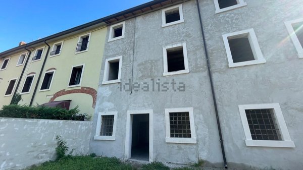 casa indipendente in vendita a San Giovanni Lupatoto in zona Pozzo