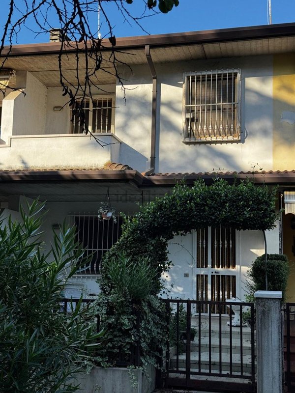casa indipendente in vendita a San Giovanni Lupatoto