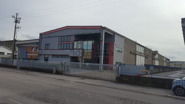 capannone in vendita a San Giovanni Lupatoto