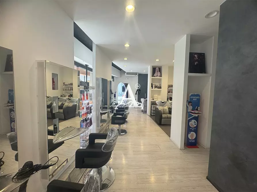 negozio in vendita a San Giovanni Lupatoto