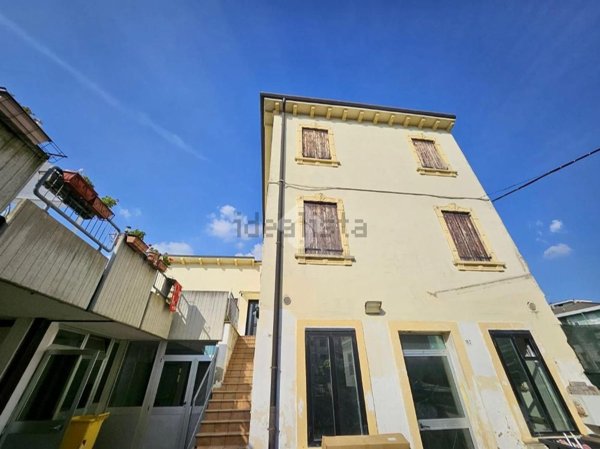 casa semindipendente in vendita a San Giovanni Lupatoto