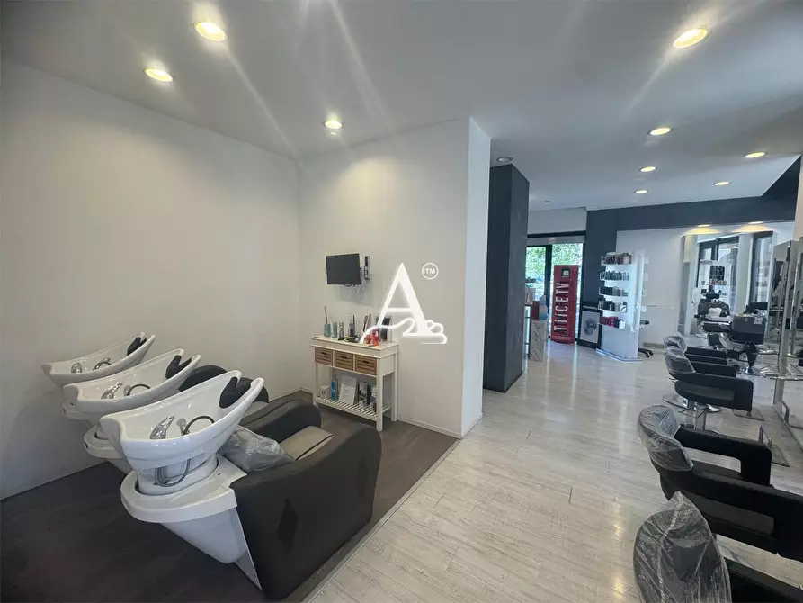 negozio in vendita a San Giovanni Lupatoto