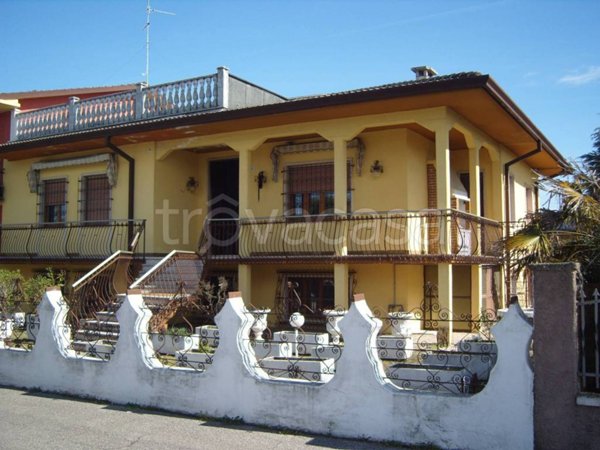 casa indipendente in vendita a San Giovanni Lupatoto in zona Raldon