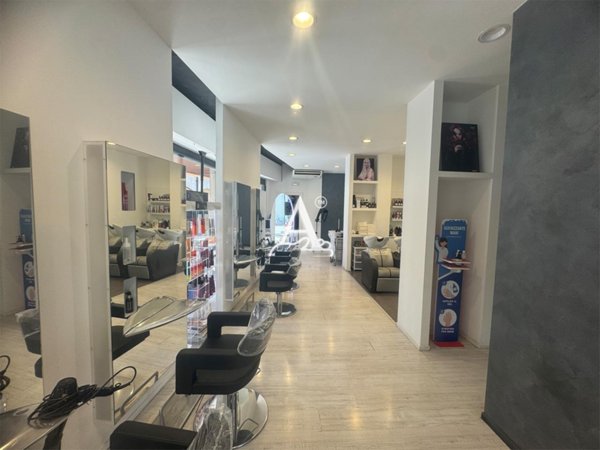 negozio in vendita a San Giovanni Lupatoto