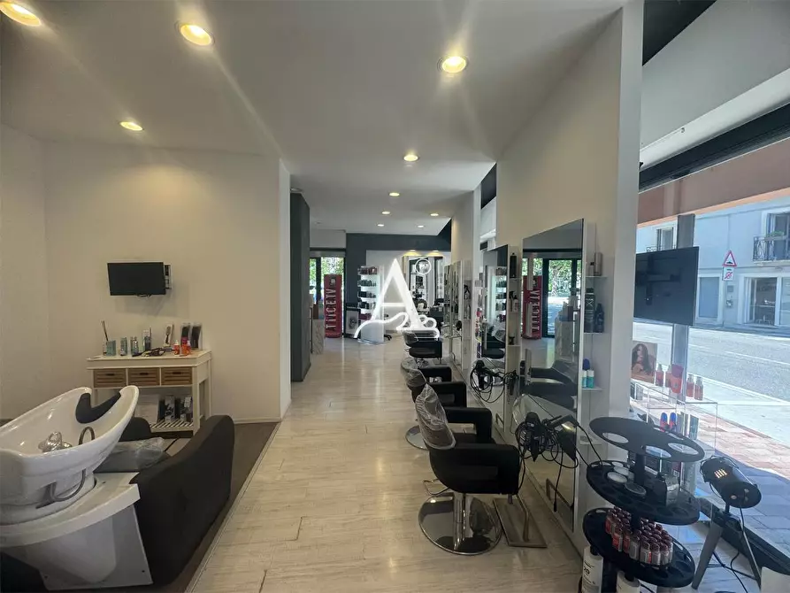 negozio in vendita a San Giovanni Lupatoto