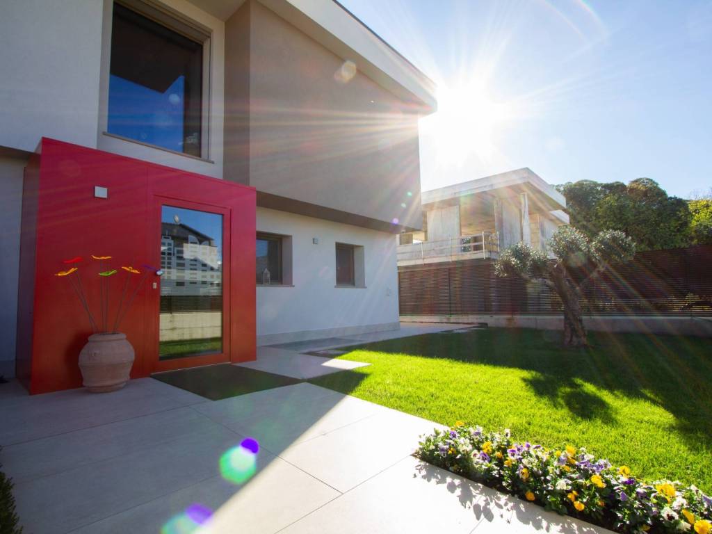 casa indipendente in vendita a San Giovanni Lupatoto in zona Pozzo