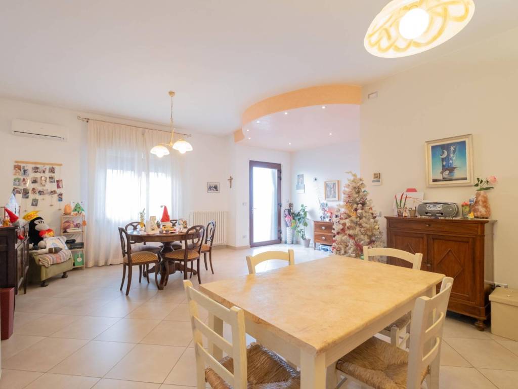 casa indipendente in vendita a San Giovanni Lupatoto