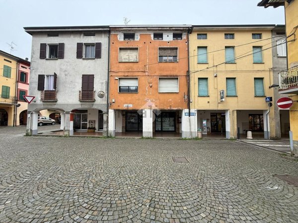 locale commerciale in vendita a San Giovanni Lupatoto