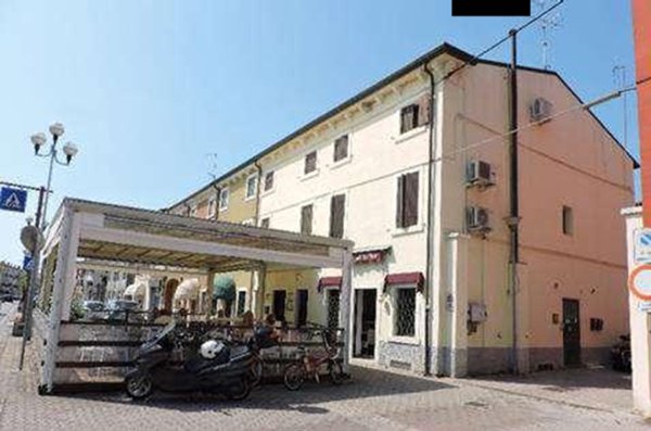 negozio in vendita a San Giovanni Lupatoto in zona Raldon