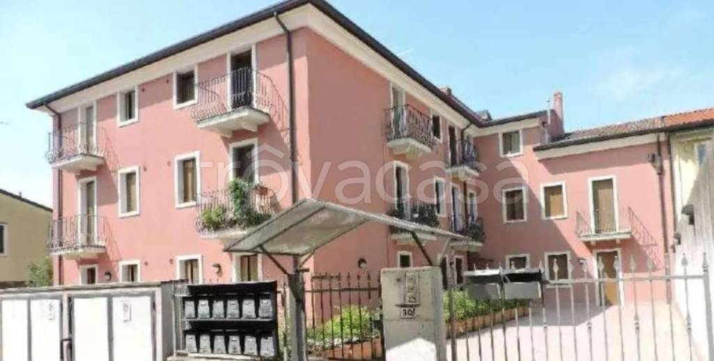 appartamento in vendita a San Giovanni Lupatoto in zona Raldon