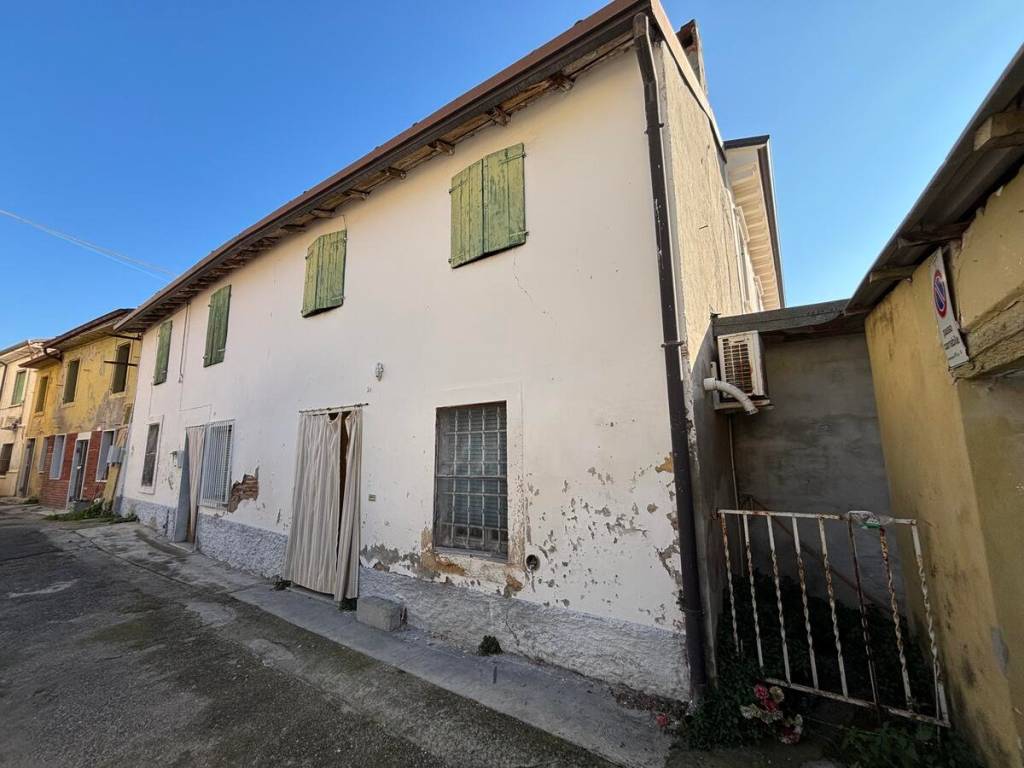 casa indipendente in vendita a San Giovanni Lupatoto