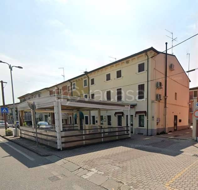 negozio in vendita a San Giovanni Lupatoto in zona Raldon