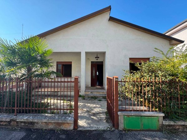 casa indipendente in vendita a San Giovanni Lupatoto