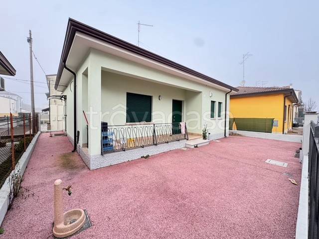 casa indipendente in vendita a San Giovanni Lupatoto