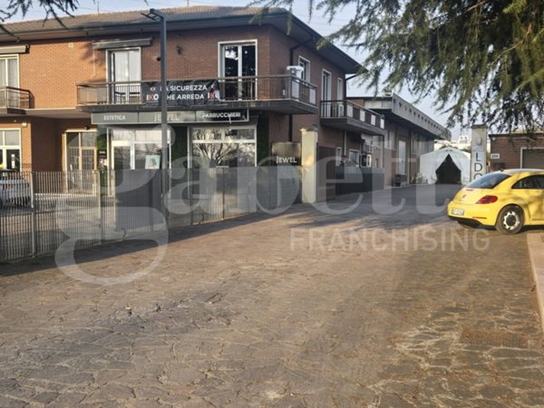 locale commerciale in vendita a San Giovanni Lupatoto