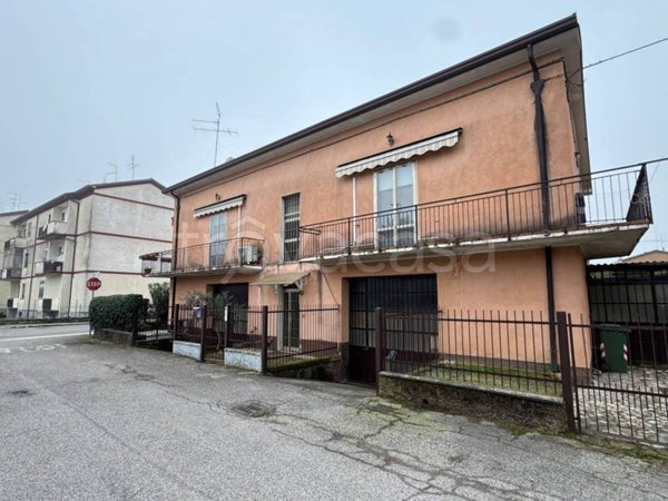 casa indipendente in vendita a San Giovanni Lupatoto